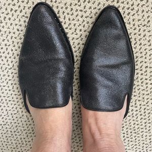 Flat slip-ons. Size 39. Excellent condition. Brand : Basement. Leather.